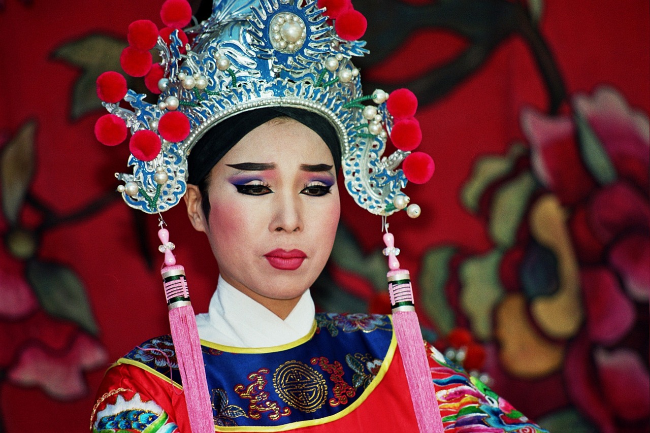 台湾演员秦汉，五月风华映人生传奇